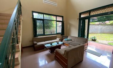 DIJUAL CEPAT RUMAH KELUARGA BESAR DI ARCAMANIK KOTA BANDUNG STRATEGIS DALAM KOMPLEK ONE GATE SYSTEM