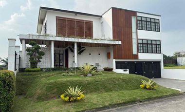 DIJUAL – Rumah Mewah Hook 2 Lantai Lahan Luas di Citra Grand City