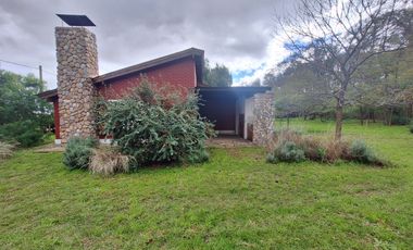 CASA FRENTE AL ARROYO SOBRE DOS LOTES