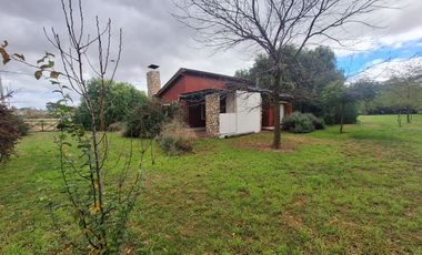 CASA FRENTE AL ARROYO SOBRE DOS LOTES