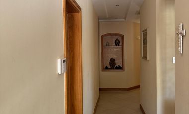 RESIDENCIA AMUEBLADA EN RENTA DE UN PISO EN FRACCIONAMIENTO ANDALUZ