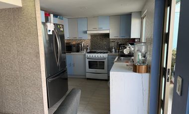 Casita Duplex hermosa 3 Recamaras, tres baños completos, estacionamiento cubierto