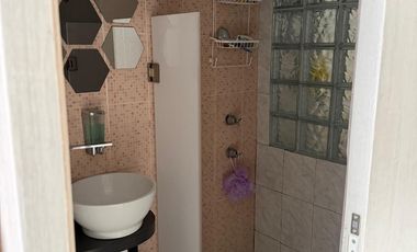 Casita Duplex hermosa 3 Recamaras, tres baños completos, estacionamiento cubierto
