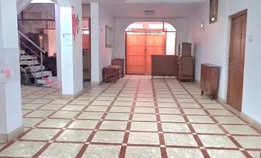 Se alquila Casa de 4 pisos - San Isidro - Ica