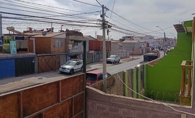 Casa dos pisos Alto Hospicio Población Gabriela Mistral