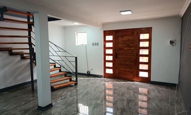 Casa dos pisos Alto Hospicio Población Gabriela Mistral