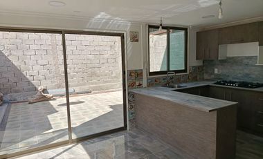 Casa dos pisos Alto Hospicio Población Gabriela Mistral