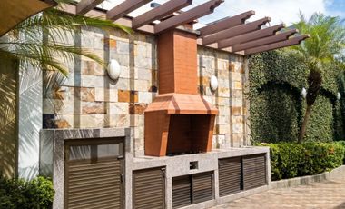 Departamento Amoblado de 2 Dormitorios en Arriendo en Urdesa Central, Guayaquil