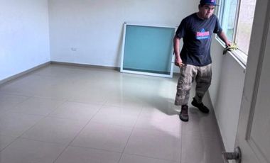 HERMOSA RESIDENCIA EN PRIVADA FUNDADORES