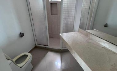 HERMOSA RESIDENCIA EN PRIVADA FUNDADORES