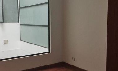 Apartaestudio con dos baños y dos parqueadero en Chico Navarra