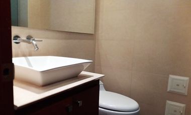 Apartaestudio con dos baños y dos parqueadero en Chico Navarra