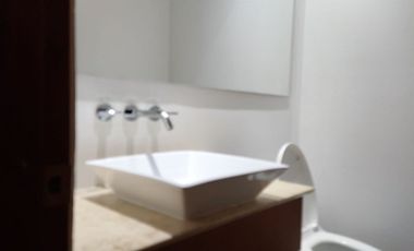 Apartaestudio con dos baños y dos parqueadero en Chico Navarra