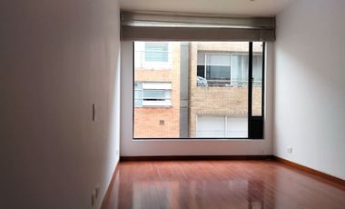Apartaestudio con dos baños y dos parqueadero en Chico Navarra