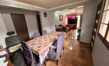 Casa de 1 piso en Amplio Terreno de 265 m², Cerrillos