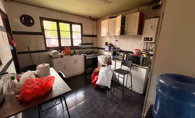 Casa de 1 piso en Amplio Terreno de 265 m², Cerrillos