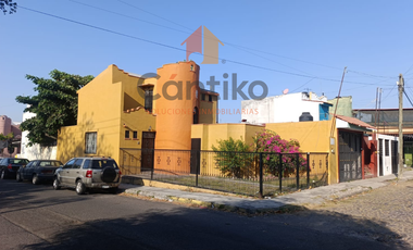 Casa 3 recámaras, 1 baño y 1/2 baño en Santa Cristina, Villa de Álvarez,Col.