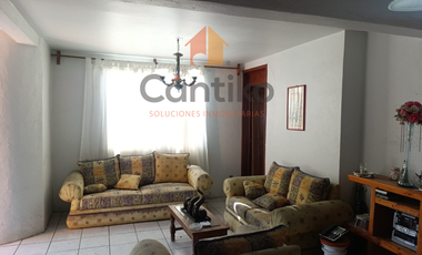 Casa 3 recámaras, 1 baño y 1/2 baño en Santa Cristina, Villa de Álvarez,Col.