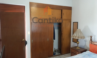 Casa 3 recámaras, 1 baño y 1/2 baño en Santa Cristina, Villa de Álvarez,Col.