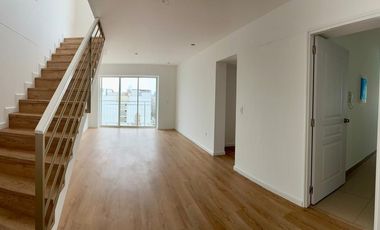 DUPLEX  DE  LUJO CON TERRAZA PRIVADA, VISTA PARCIAL AL MAR EN LA MEJOR ZONA DE SAN MIGUEL