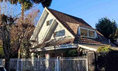 Arriendo amplia Casa con giro comercial en el sector de la virgen