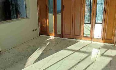 Arriendo amplia Casa con giro comercial en el sector de la virgen