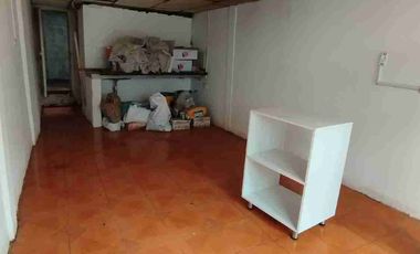 Venta de casa en Villa hermosa con renta y local.