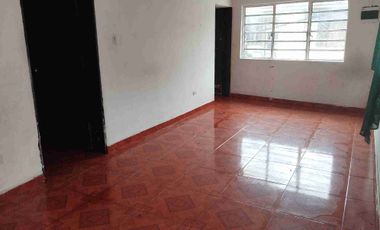 Venta de casa en Villa hermosa con renta y local.