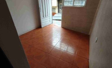Venta de casa en Villa hermosa con renta y local.