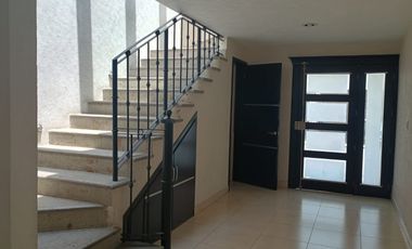 Casa en renta en Metepec, resalta tu estilo! Vive en un residencial exclusivo y seguro