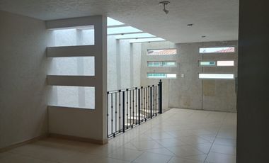 Casa en renta en Metepec, resalta tu estilo! Vive en un residencial exclusivo y seguro