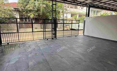 JUAL RUMAH KLASIK MODERN DI PHR SUMMARECON BEKASI