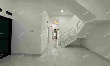 JUAL RUMAH KLASIK MODERN DI PHR SUMMARECON BEKASI