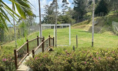 Venta de Finca en Santa Elena,Medellín.  $2.495 mill. 20 minutos del aeropuerto internacional 8.000m2