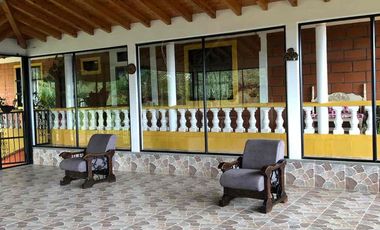 Venta de Finca en Santa Elena,Medellín.  $2.495 mill. 20 minutos del aeropuerto internacional 8.000m2