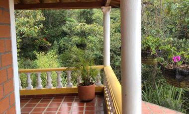Venta de Finca en Santa Elena,Medellín.  $2.495 mill. 20 minutos del aeropuerto internacional 8.000m2