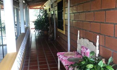 Venta de Finca en Santa Elena,Medellín.  $2.495 mill. 20 minutos del aeropuerto internacional 8.000m2