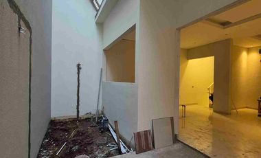 RUMAH MEWAH POROS JALAN DAYA MAKASSAR.  10x20. FULL FASILITAS.