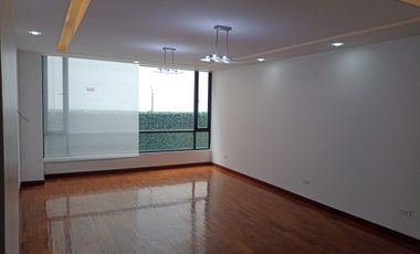 Departamento amplio Quito Tennis.