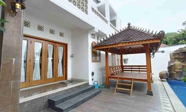 Rumah Mewah Luas KOLAM RENANG dan Full Furnish Mewah