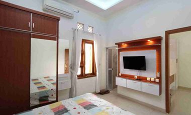 Rumah Mewah Luas KOLAM RENANG dan Full Furnish Mewah