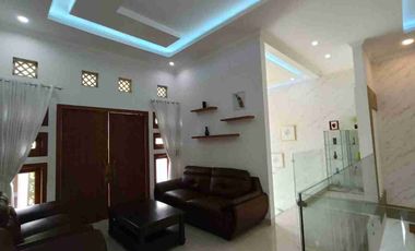 Rumah Mewah Luas KOLAM RENANG dan Full Furnish Mewah