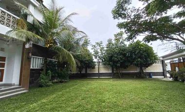 Rumah Mewah Luas KOLAM RENANG dan Full Furnish Mewah