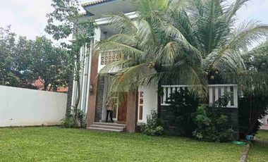 Rumah Mewah Luas KOLAM RENANG dan Full Furnish Mewah