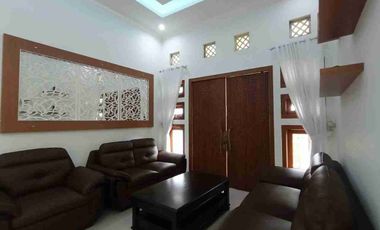 Rumah Mewah Luas KOLAM RENANG dan Full Furnish Mewah