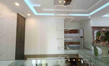 Rumah Mewah Luas KOLAM RENANG dan Full Furnish Mewah