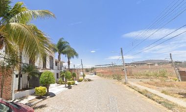 SE VENDE CASA EN FRACC. LOS GRANADOS, ACATLAN DE JUAREZ, JALISCO.