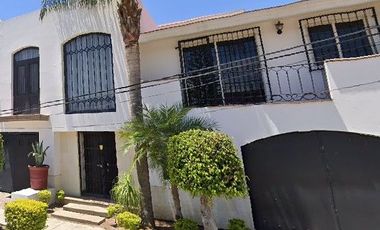 SE VENDE CASA EN FRACC. LOS GRANADOS, ACATLAN DE JUAREZ, JALISCO.