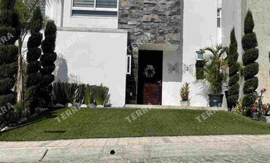 HERMOSA CASA EN RENTA TOTALMENTE AMUEBLADA Y EQUIPADA LOMAS DE ANGELÓPOLIS 3 PUEBLA 5 recámaras