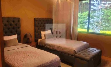 Venta de casa moderna en condominio
